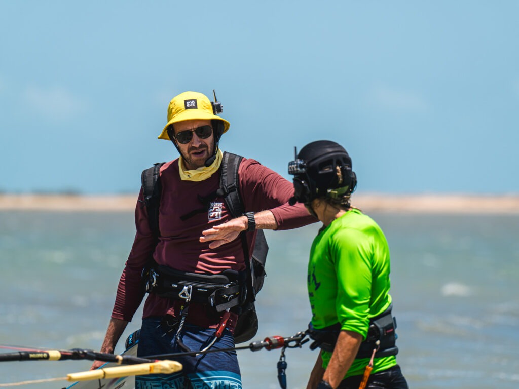 Steven Akkersdijk coaching during kiteboarding camp in brazil